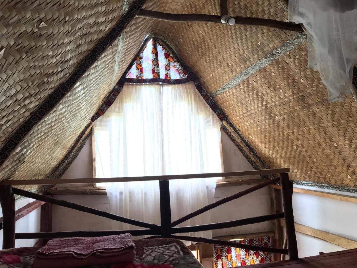 Kalitusi Backpackers Hostel&Campsite Fort Portal Bagian luar foto