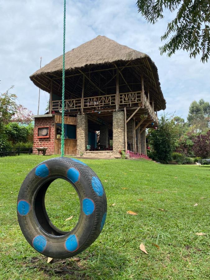 Kalitusi Backpackers Hostel&Campsite Fort Portal Bagian luar foto