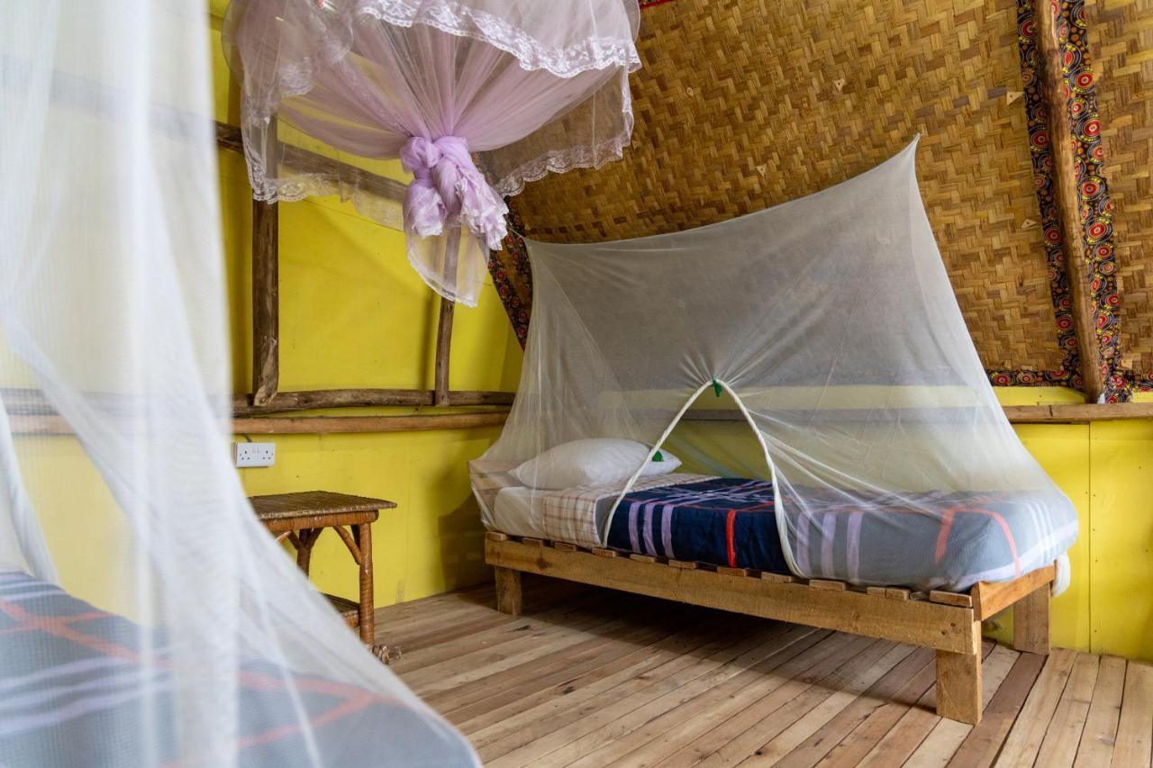 Kalitusi Backpackers Hostel&Campsite Fort Portal Bagian luar foto