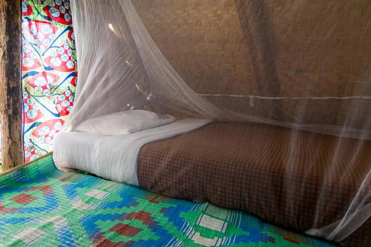 Kalitusi Backpackers Hostel&Campsite Fort Portal Bagian luar foto