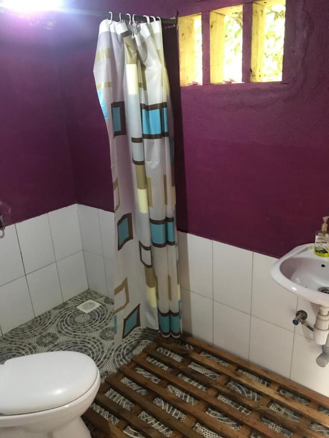 Kalitusi Backpackers Hostel&Campsite Fort Portal Bagian luar foto