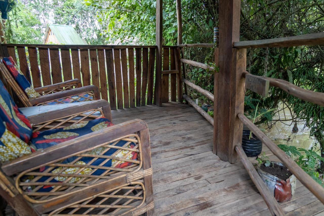 Kalitusi Backpackers Hostel&Campsite Fort Portal Bagian luar foto