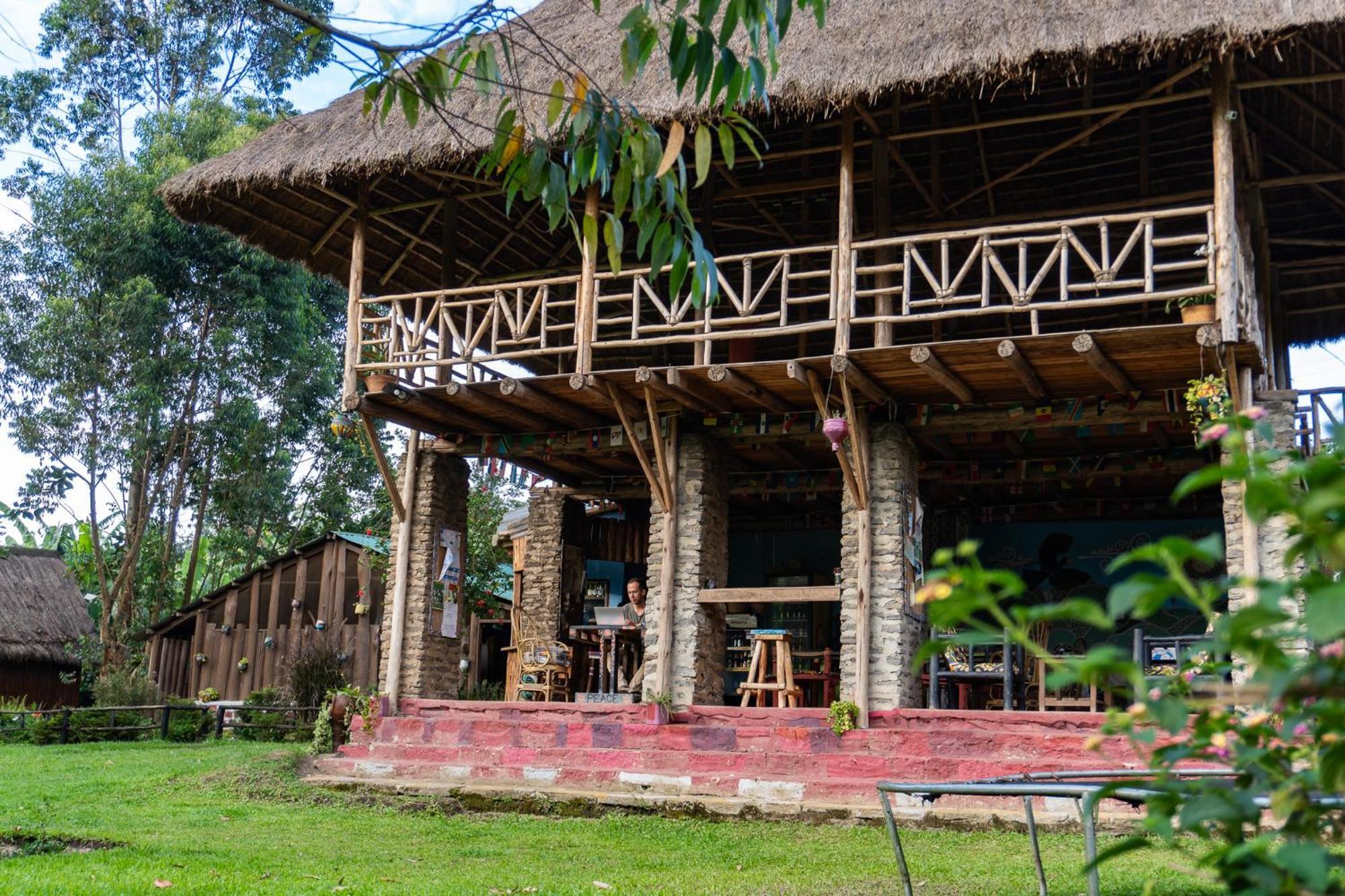 Kalitusi Backpackers Hostel&Campsite Fort Portal Bagian luar foto