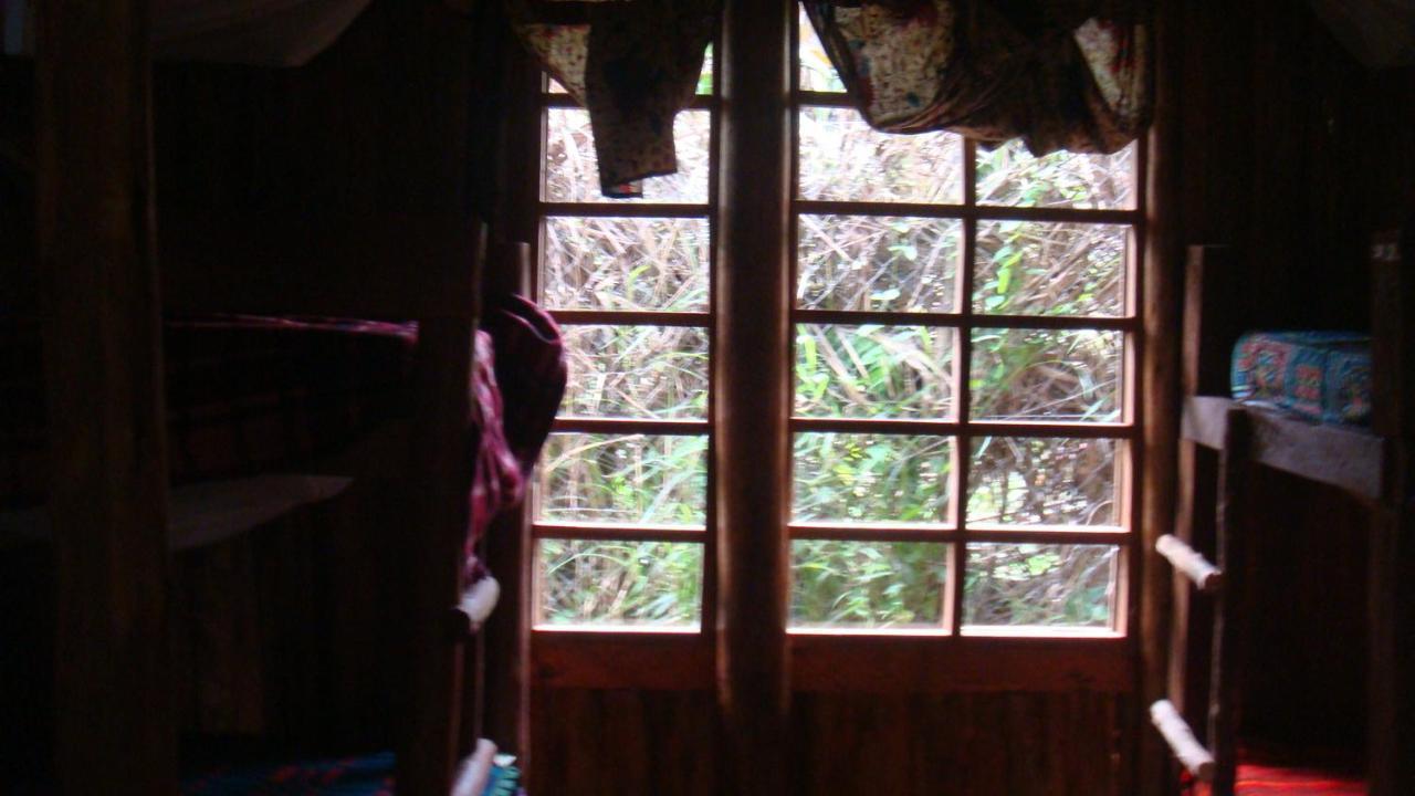 Kalitusi Backpackers Hostel&Campsite Fort Portal Bagian luar foto