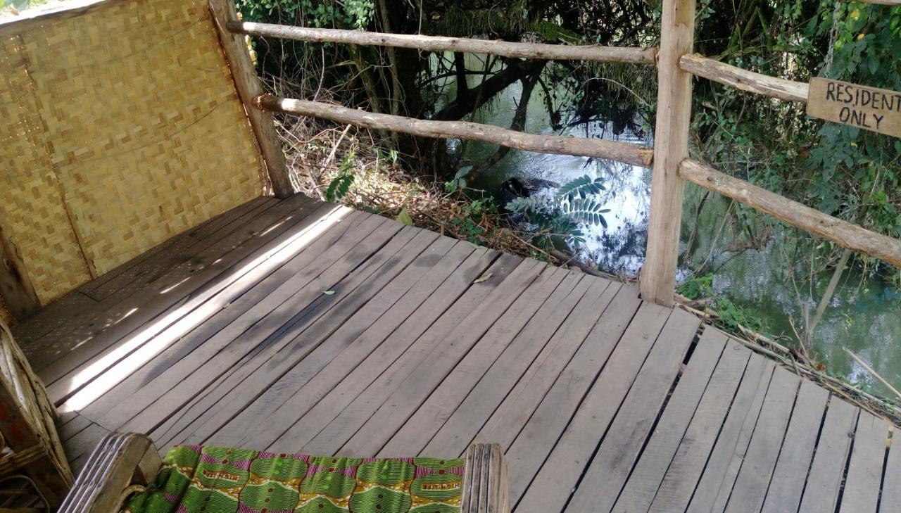 Kalitusi Backpackers Hostel&Campsite Fort Portal Bagian luar foto